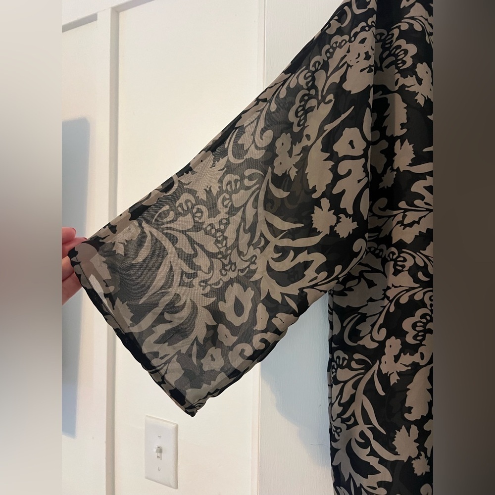 Black and Tan Floral Kimono Cardigan size L (F126) - Picture 2 of 6